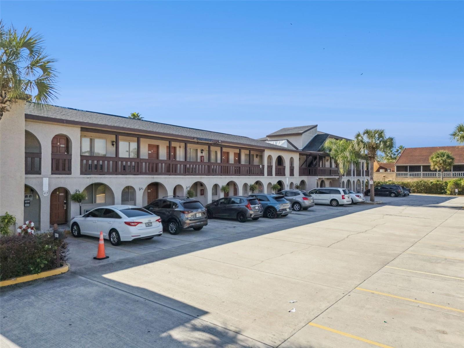 50 Room Fully Renovated Hotel For Sale in Kissimmee, FL