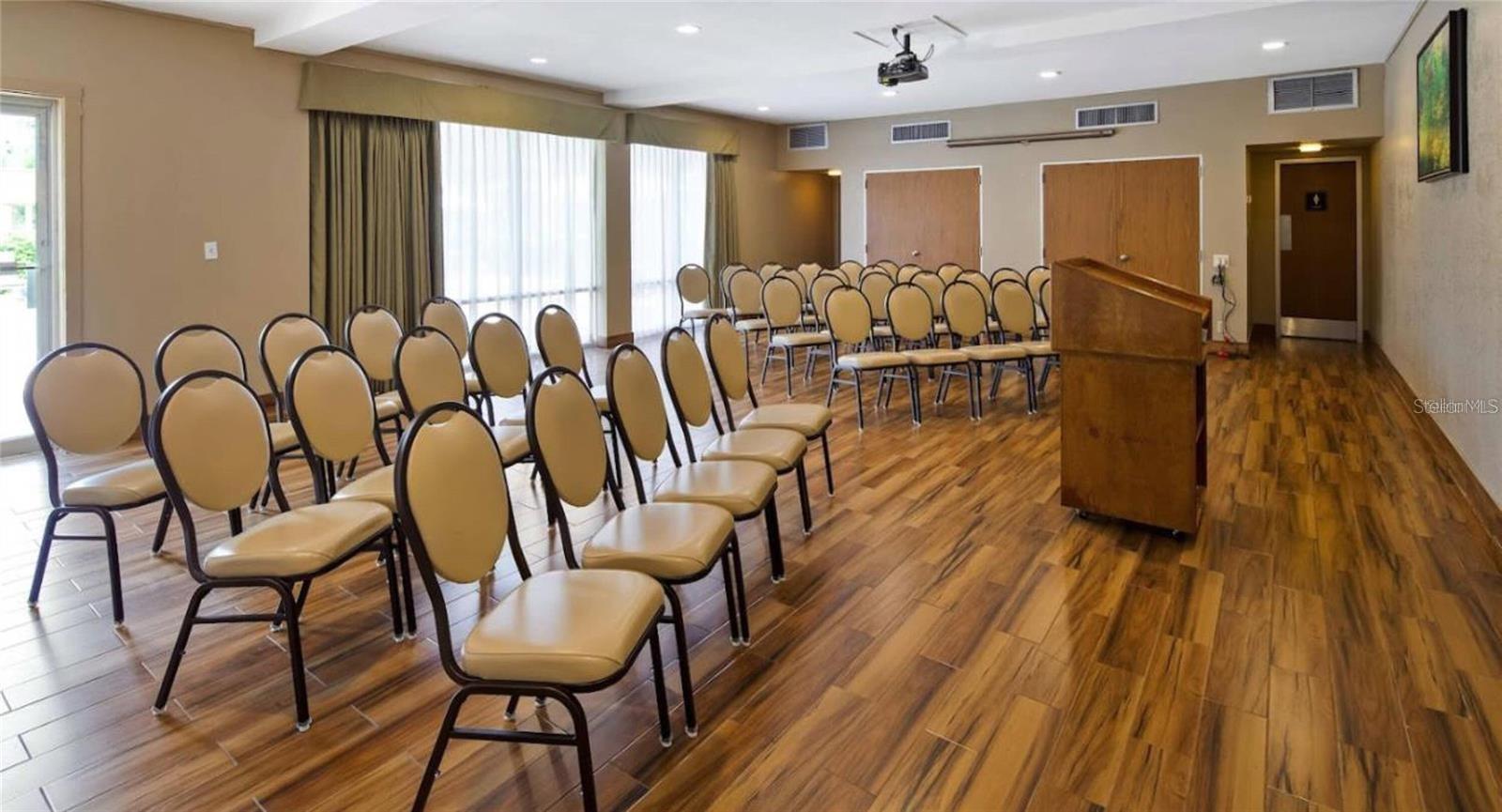 107 Room Hotel For Sale in Orlando, FL  $8,500,000 